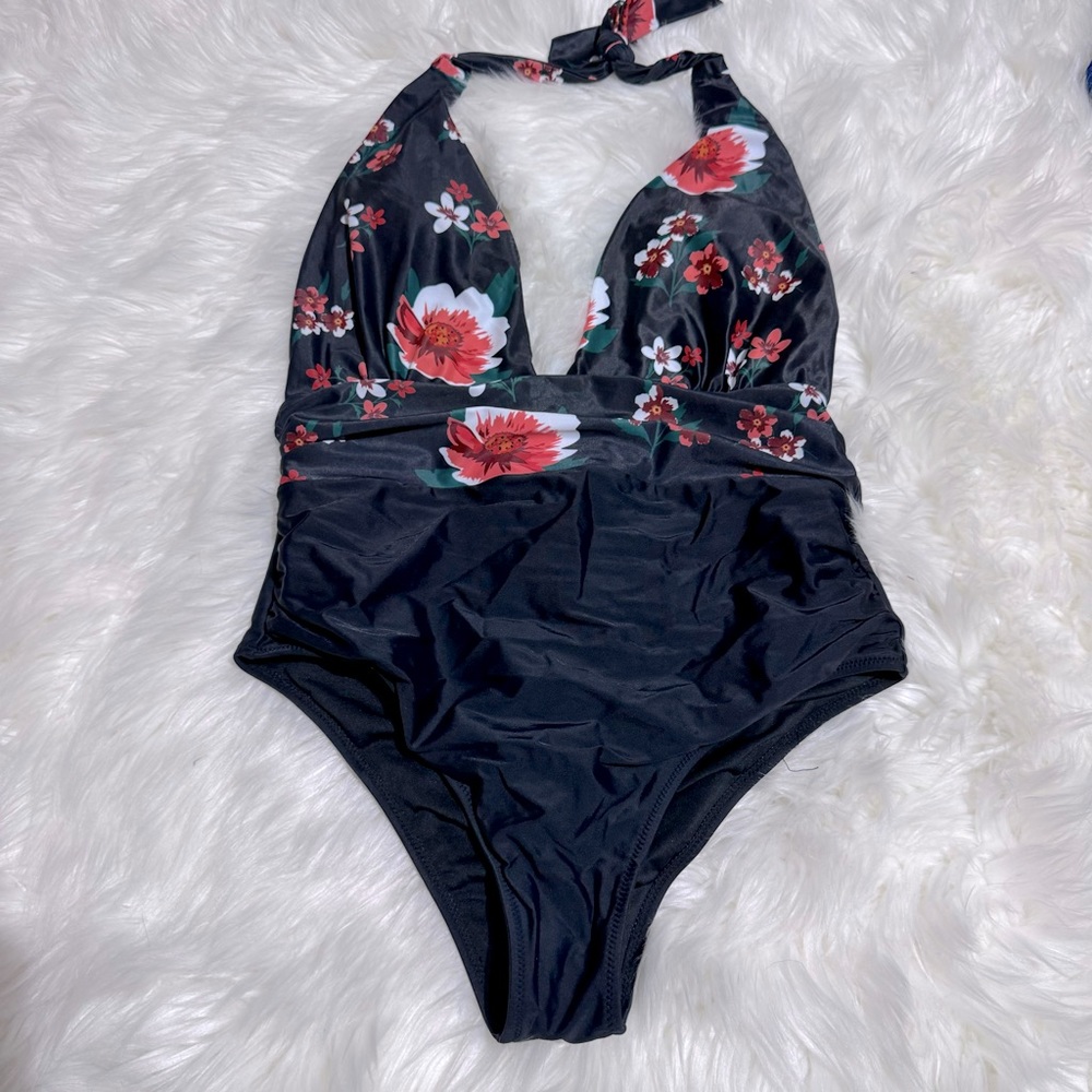 Beachsissi black/floral one piece swimsuit size XL